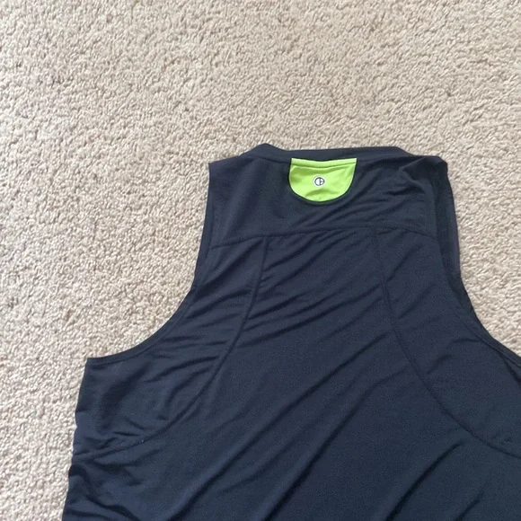 Black athletic t - Picture 2 of 2